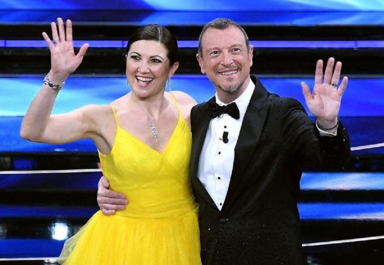 Giovanna Civitillo svela perchè ha indossato un abito giallo nella prima serata di Sanremo 2022