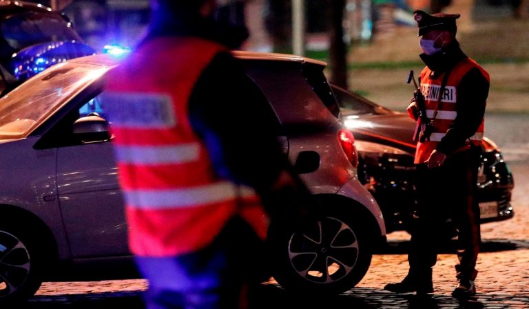 Acilia, omicidio in mezzo alla strada