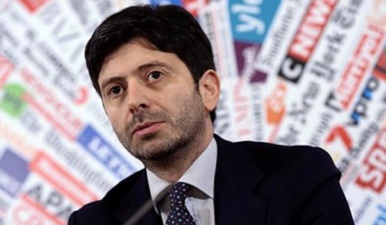 Vaccino Covid: Speranza punta a raggiungere il 70% della popolazione mondiale
