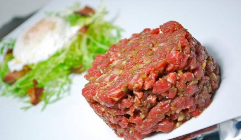 Richiamato lotto di tartare di Scottona: allarme Listeria
