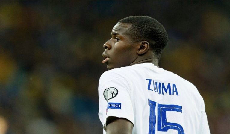 Il calciatore Zouma maltratta il suo gatto: ripreso in video