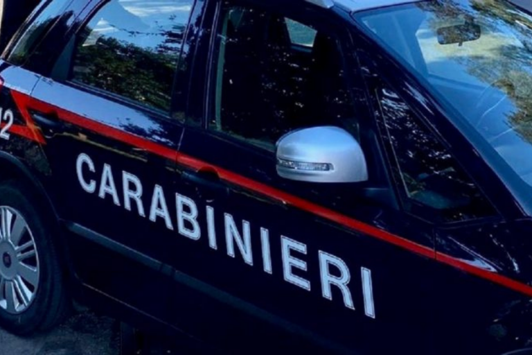 Arezzo, bimbo di 10 anni chiama il 112 per aggressione dopo una lite con un’amichetta