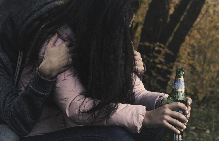 Ragazzina trovata in coma etilico, indagano i Carabinieri