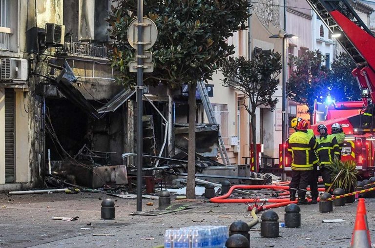 La palazzina subito dopo l'esplosione