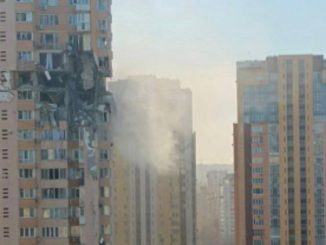Palazzo colpito da un missile Kiev