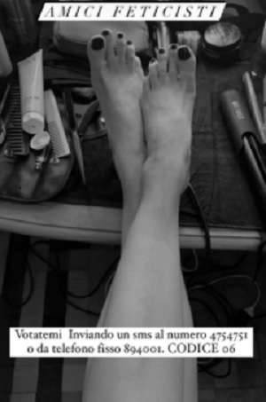 Sanremo 2022 Emma foto piedi