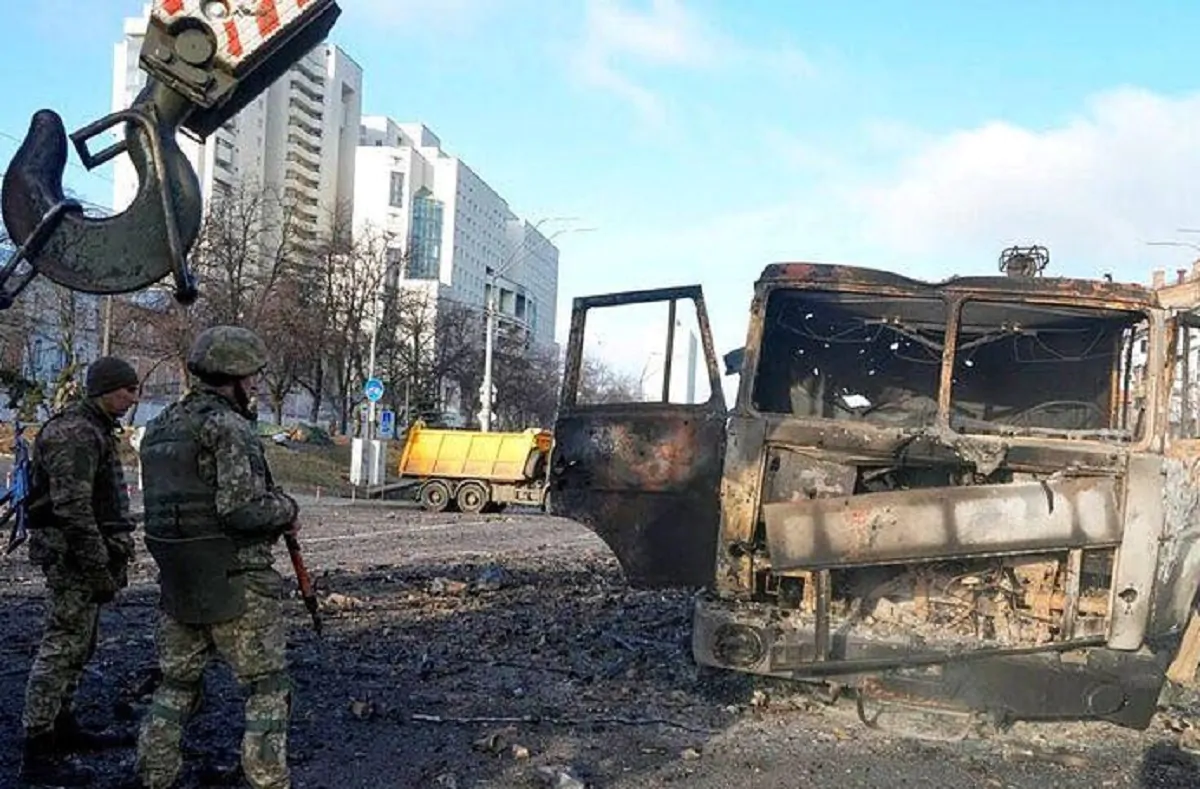 Autobus di civili distrutto a Kharkiv