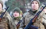 Truppe femminili ucraine con Il ""Kala" M80