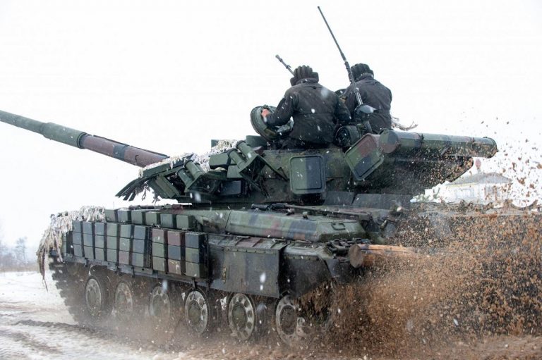 Un carro T 90 russo con corazza dinamica
