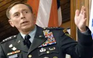 Guerra in Ucraina, il generale Petraeus: "Servono aerei"