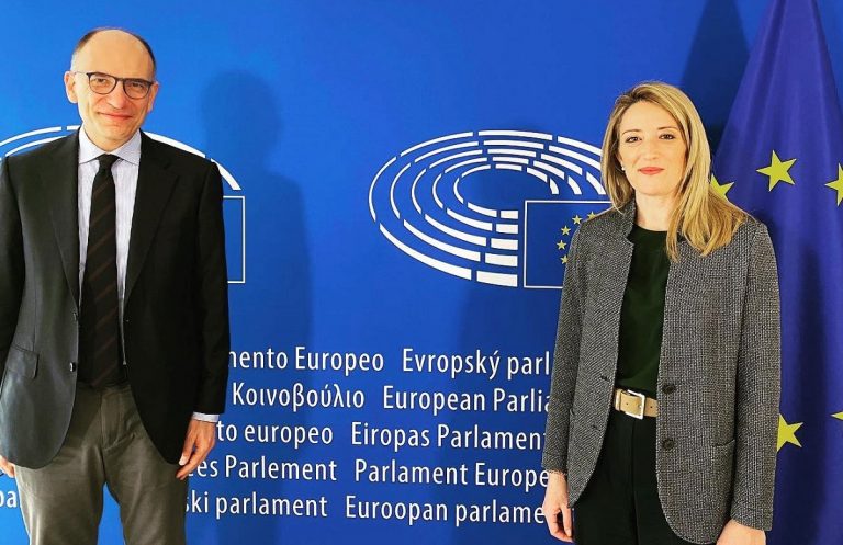 Enrico Letta con Roberta Metsola