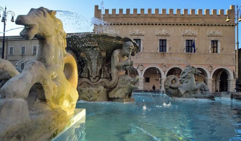 Pesaro vince la fascia di Capitale italiana della cultura