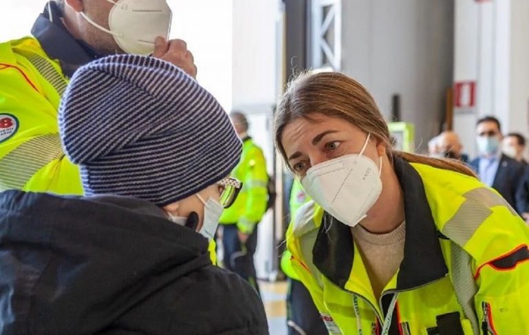 L'Ue approva la "protezione temporanea" dei profughi ucraini