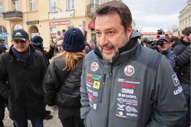 Salvini giubbotto