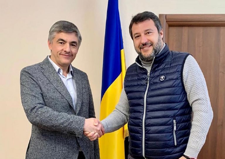 Matteo Salvini con il console ucraino