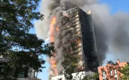 La torre del Moro in preda alle fiamme