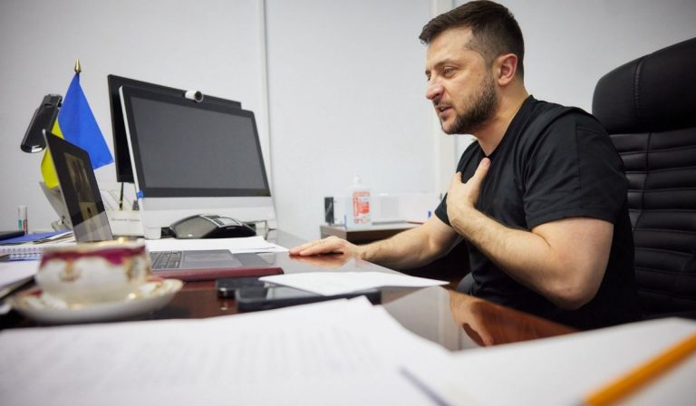 Ucraina Zelensky referendum
