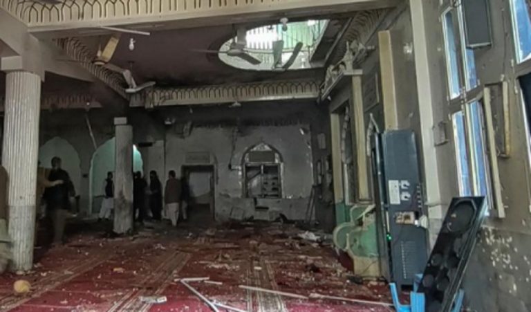 Esplosione moschea pakistan