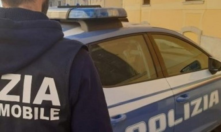 Aspirante suicida salvato dalla polizia
