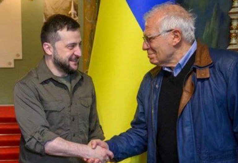 Josep Borrell con Volodymyr Zelensky