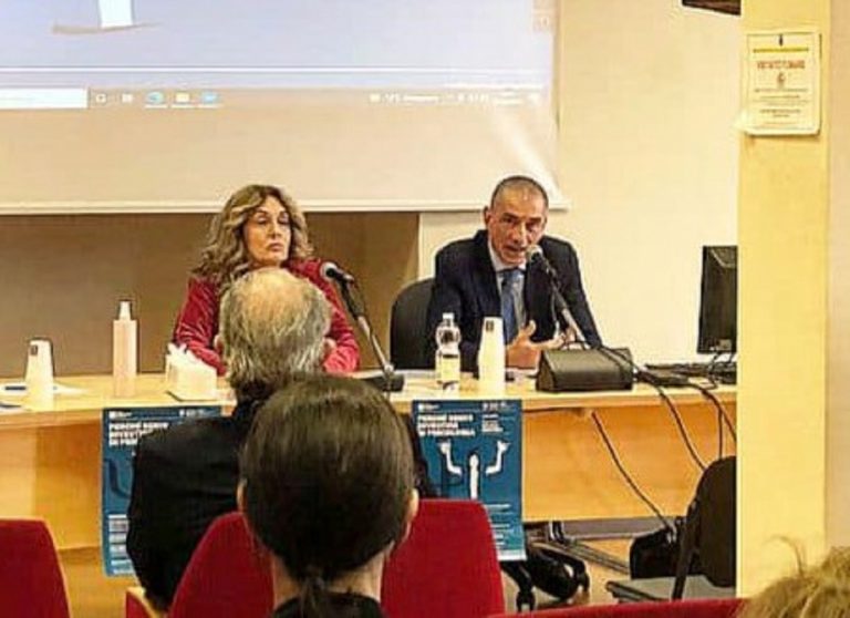 Il sottosegretario Andrea Costa