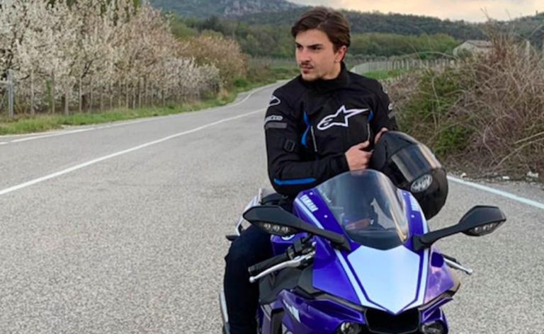 Gennaro Giugliano in sella alla sua moto