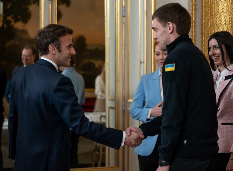 Emmanuel Macron avec le maire ukrainien de Melitopol