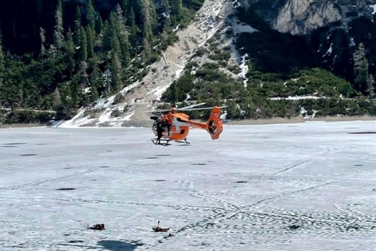 Soccorsi in atto sul lago di Braies