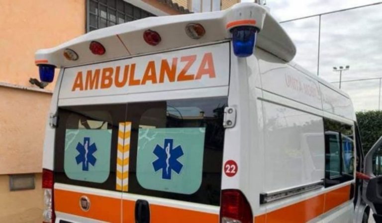 Suv investe nonna nipote