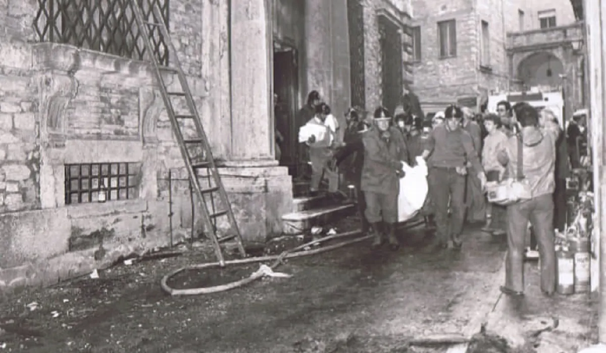Trentacinque morti intrappolati in un palazzo, 40 anni dall'incendio di Todi