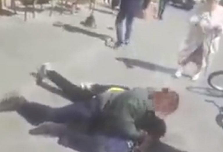 Il momento del "placcaggio" al venditore