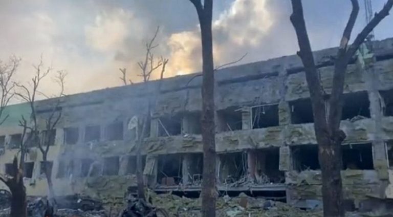 Parla l'infermiera simbolo di Mariupol