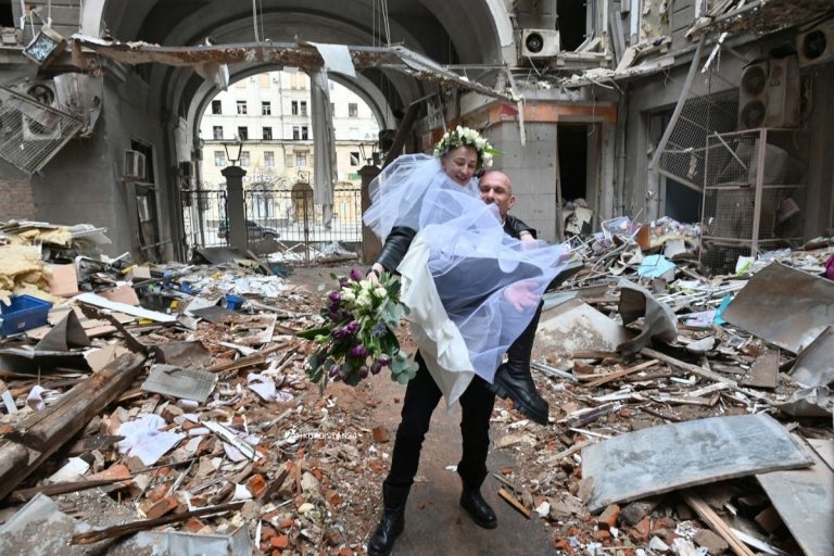 matrimonio macerie Kharkiv