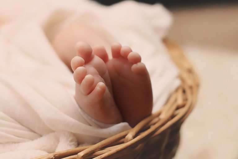 Una donna di 60 anni scopre la sua vera famiglia