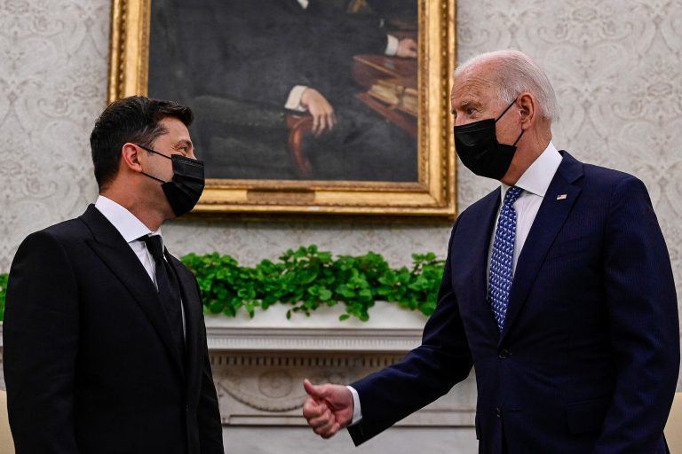 volodymyr zelensky biden 768x512