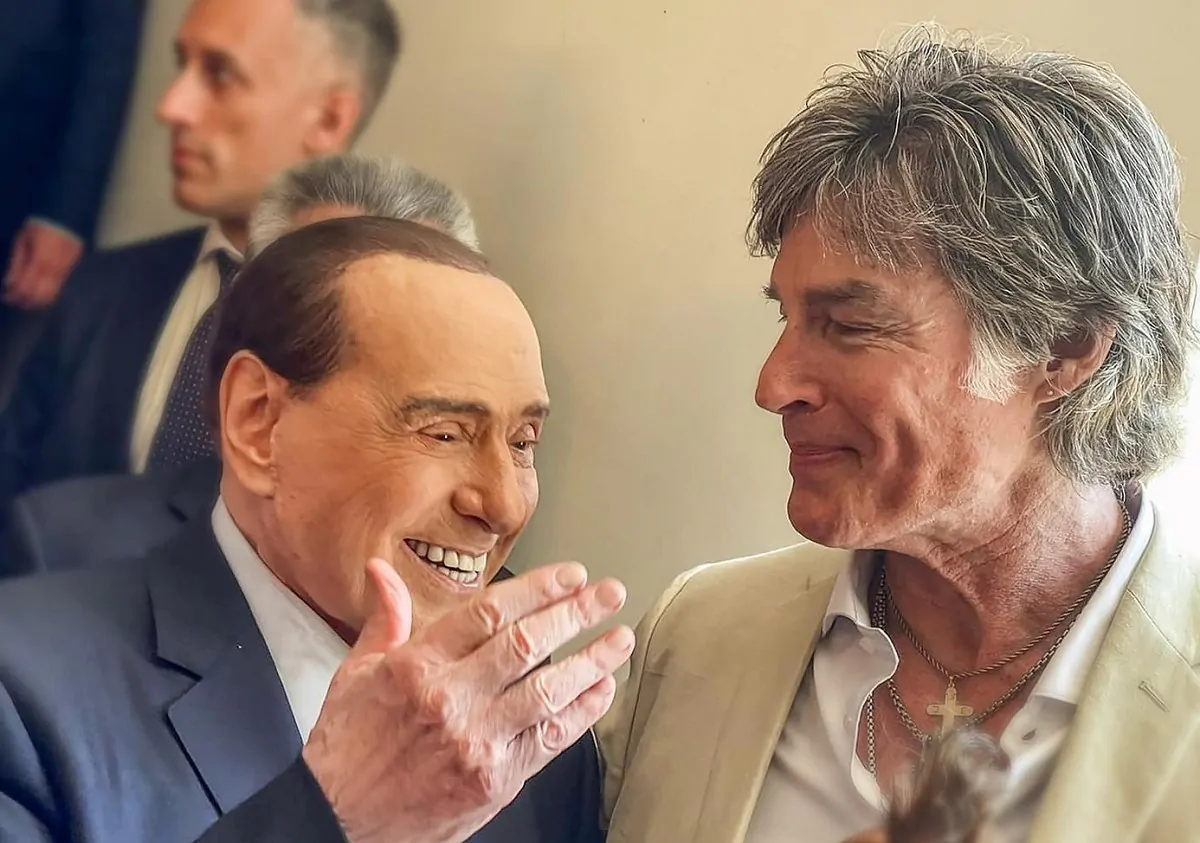 Berlusconi con Ron Moss, "guest star" a Napoli