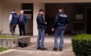 La polizia e l'ex compagno davanti all'abitazione della Toffoli