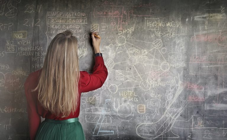 Firenze: professoressa incinta dell'allievo, confermata la condanna a 6 anni e 5 mesi