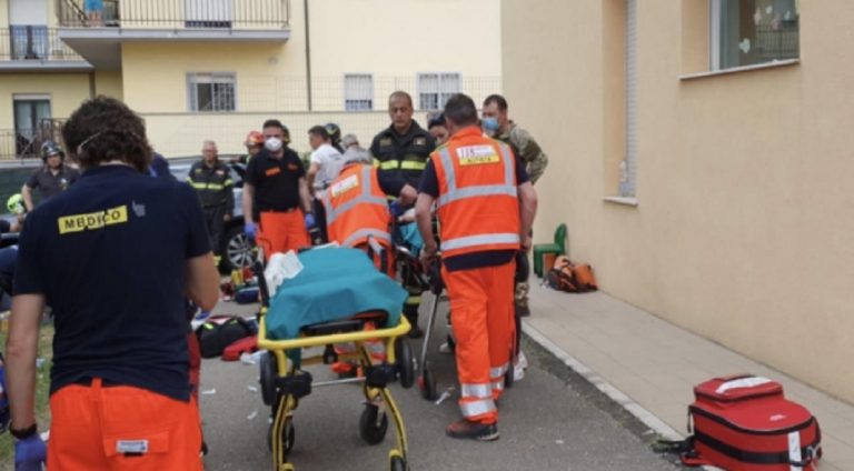 L'Aquila racconto bimbo auto