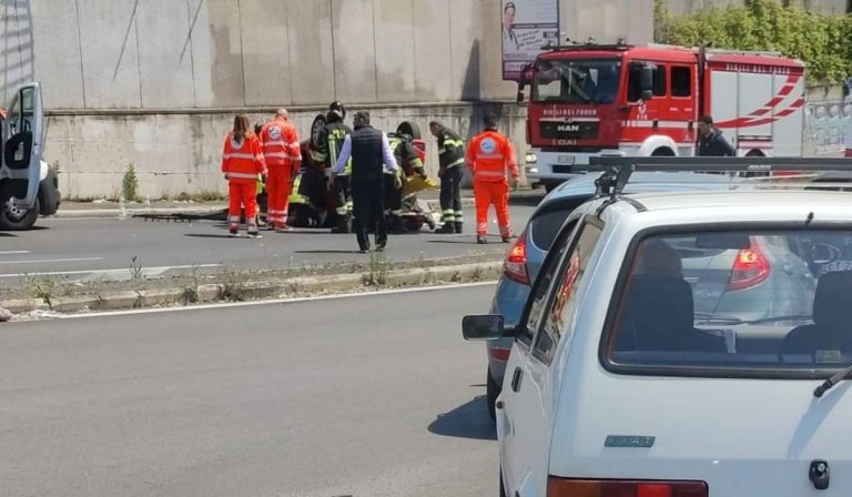 Roma incidente sbaglia manovra