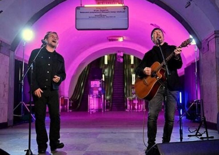 Bono e The Edge nella metro di Kiev