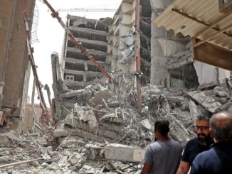 Abadan iran edificio crollato