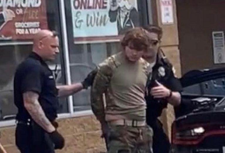 Payton Gendron al momento dell'arresto
