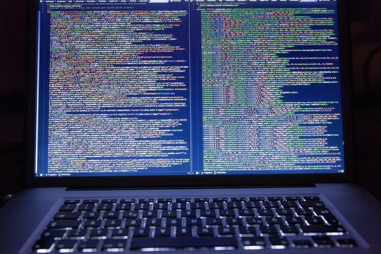 Minaccia hacker all'Italia