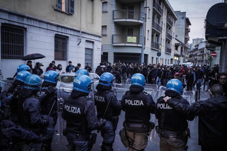 manifestazione fdi degrado torino
