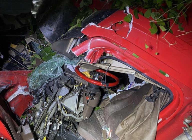 La cabina del tir devastata dallo schianto