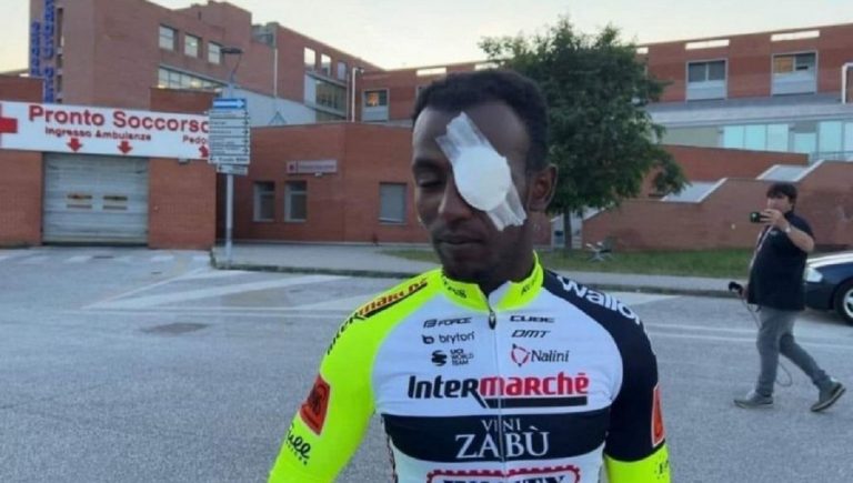 Girmay occhio Giro d'Italia