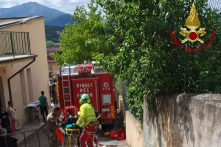 bimbo morto asilo