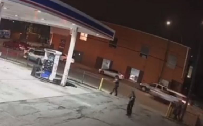 Il video in cui la polizia ha appena sparato al13enne
