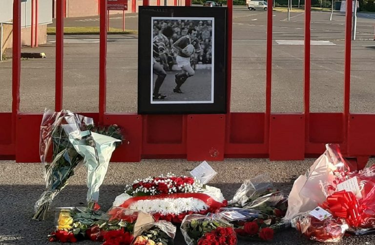 L'omaggio dei tifosi a "Benny"